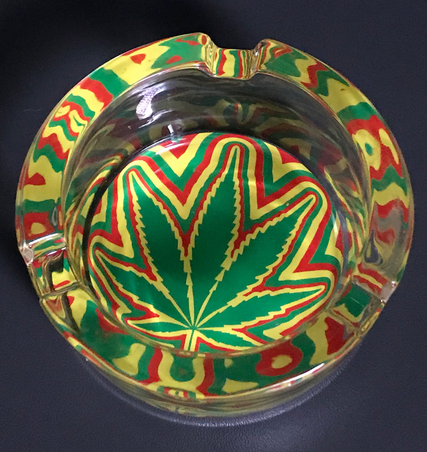 Cendrier en verre design Rasta – Ø 6,5 cm, 211 g