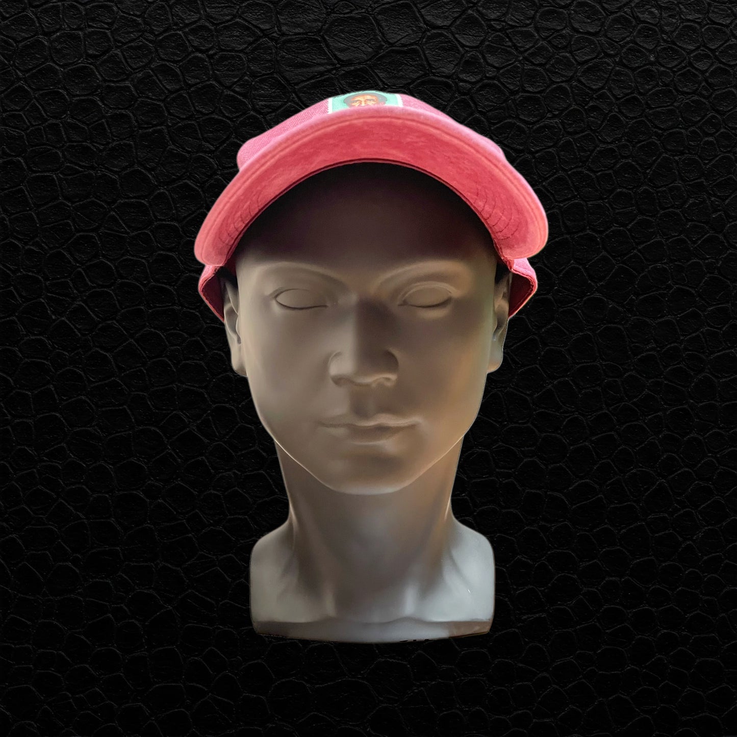 Selassie Cap – Rot | Vintage Streetwear mit afrikanischem Erbe