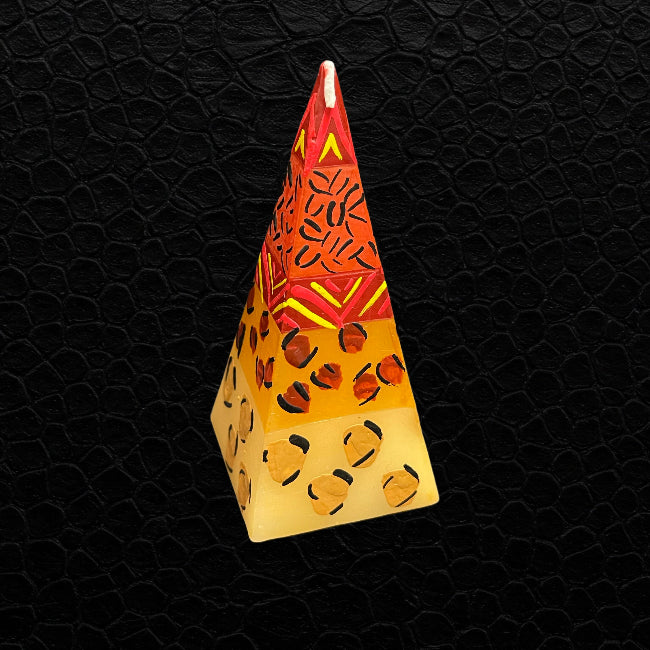 Nobunto Pyramidenkerze Uzima