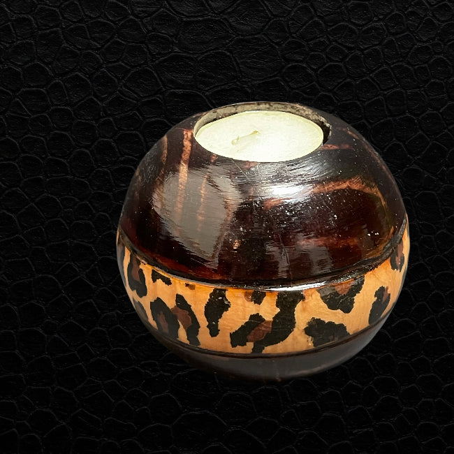 Kerzenhalter „Leopard“ aus Afrika – Handgefertigte Holzkunst aus Südafrika