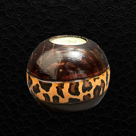 Kerzenhalter „Leopard“ aus Afrika – Handgefertigte Holzkunst aus Südafrika