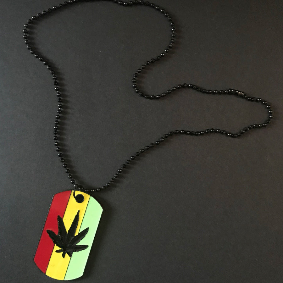Reggae Kette Roots Vibes mit Hanfblatt-Anhänger in Rasta-Farben
