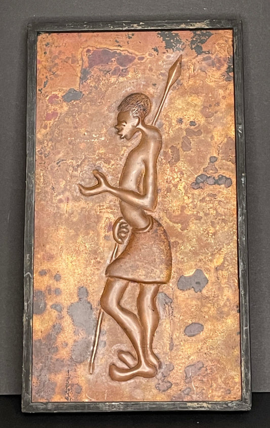 Kupferplatte Mann mit Stab – Afrikanische Kupfer Wandkunst aus dem Kongo