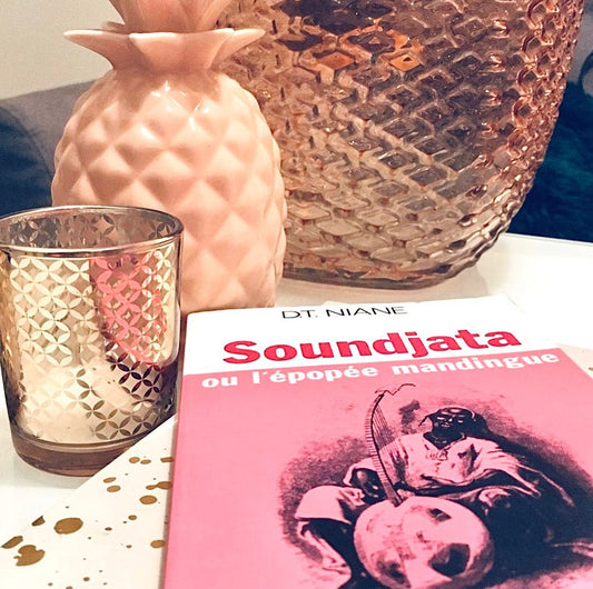 Buch Soundjata ou l’épopée mandingue von Djibril Tamsir Niane - Ein legendäres Heldenepos