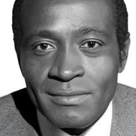Ferdinand Oyono | Kamerunischer Schriftsteller und scharfer Kritiker des Kolonialsystems