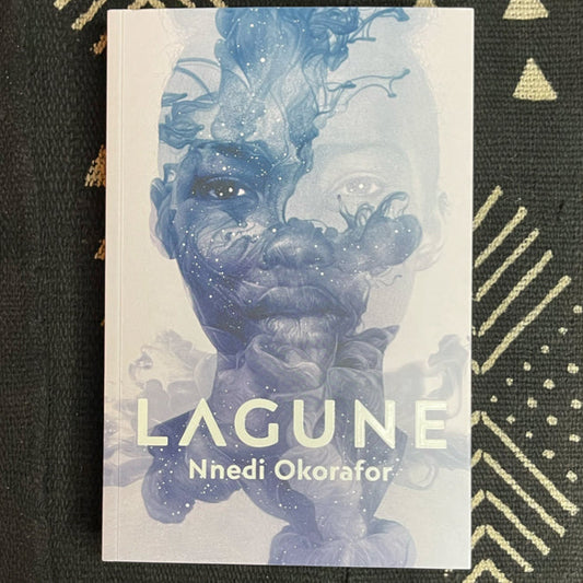 Lagune Buchrückseite – Deutsche Taschenbuchausgabe vom Cross Cult Verlag