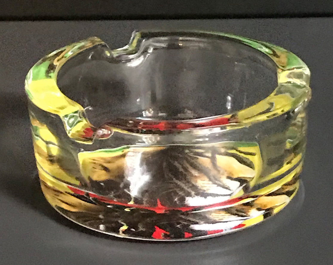 Gläserner Aschenbecher mit Reggae-Motiv und Löwenkraft