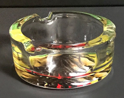 Gläserner Aschenbecher mit Reggae-Motiv und Löwenkraft