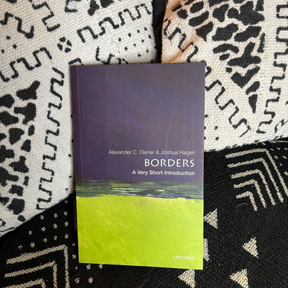 Borders - A very short introduction