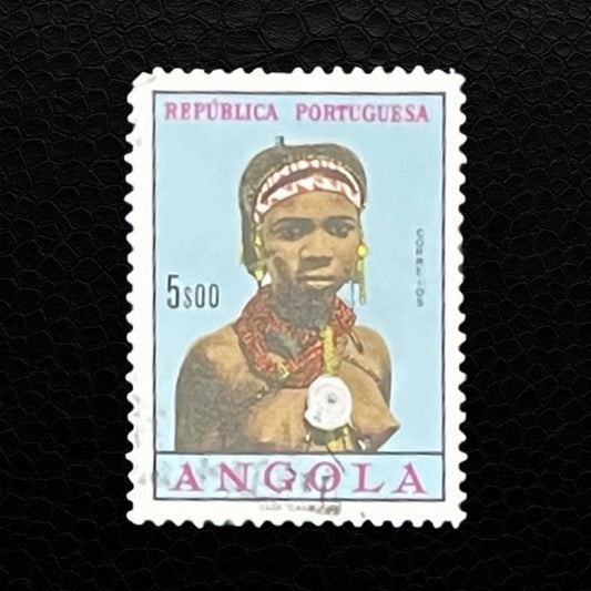Briefmarke Angola