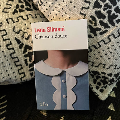 Gros plan sur la couverture du roman « Chanson douce » – Leïla Slimani, Folio
