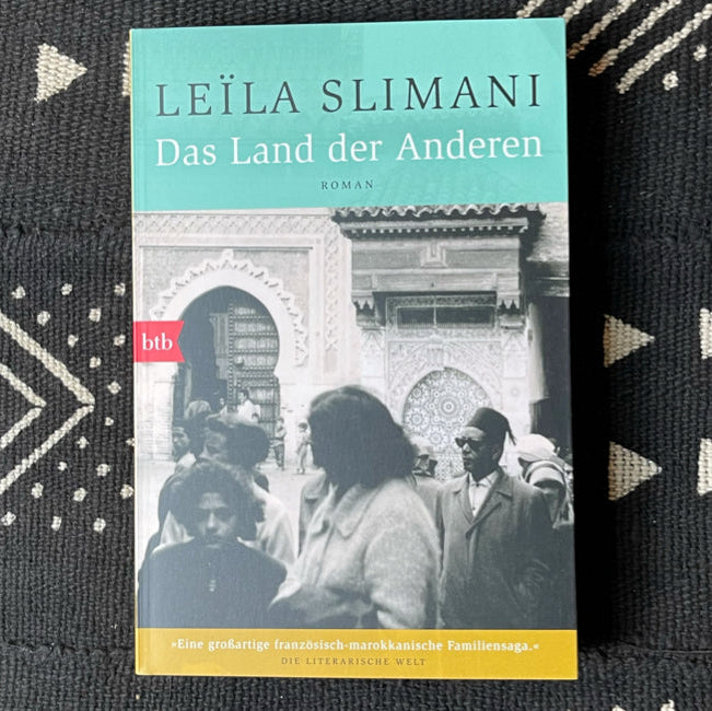 Detailansicht des Covers von „Das Land der Anderen“ – Leila Slimani, btb Verlag