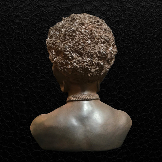 Afrikanische Frauenbüste von Lawrence Grey Home