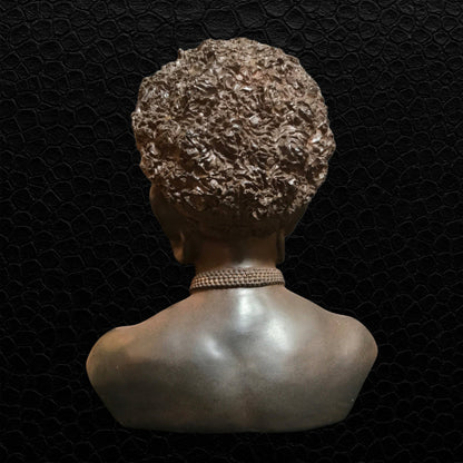 Afrikanische Frauenbüste von Lawrence Grey Home