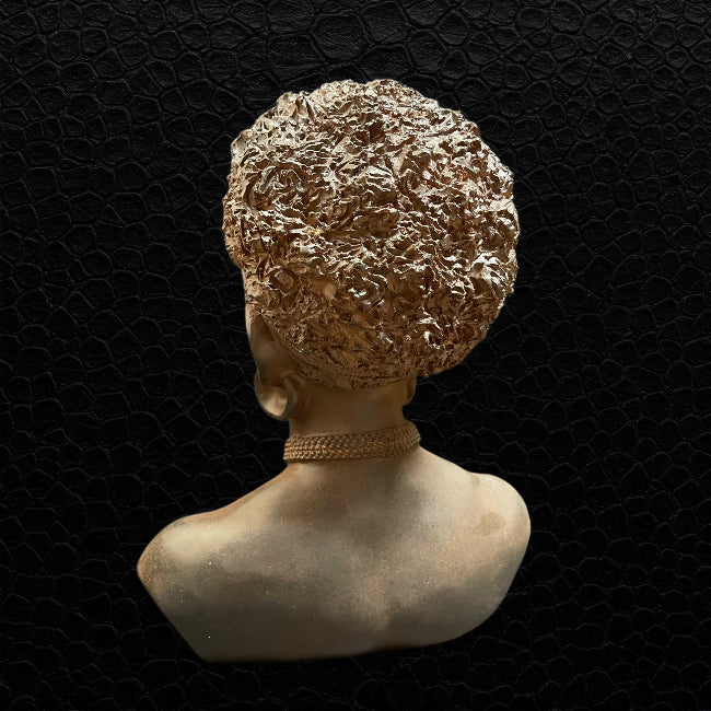 Afrikanische Frauenbüste von Lawrence Grey Home