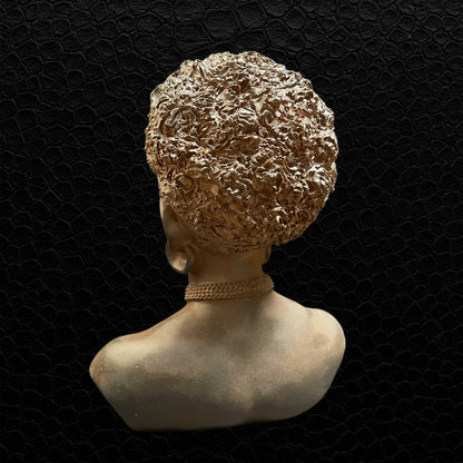 Afrikanische Frauenbüste von Lawrence Grey Home
