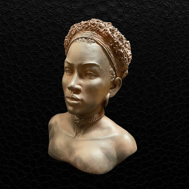Afrikanische Frauenbüste von Lawrence Grey Home