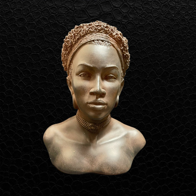 Afrikanische Frauenbüste von Lawrence Grey Home