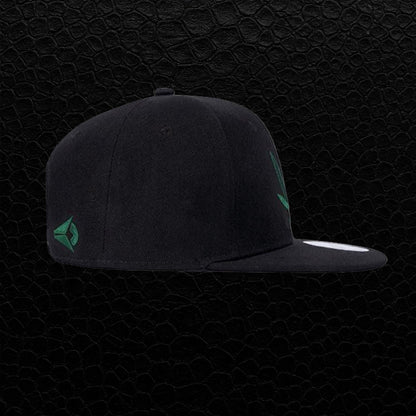 Look streetwear avec casquette Snapback noire Wuke