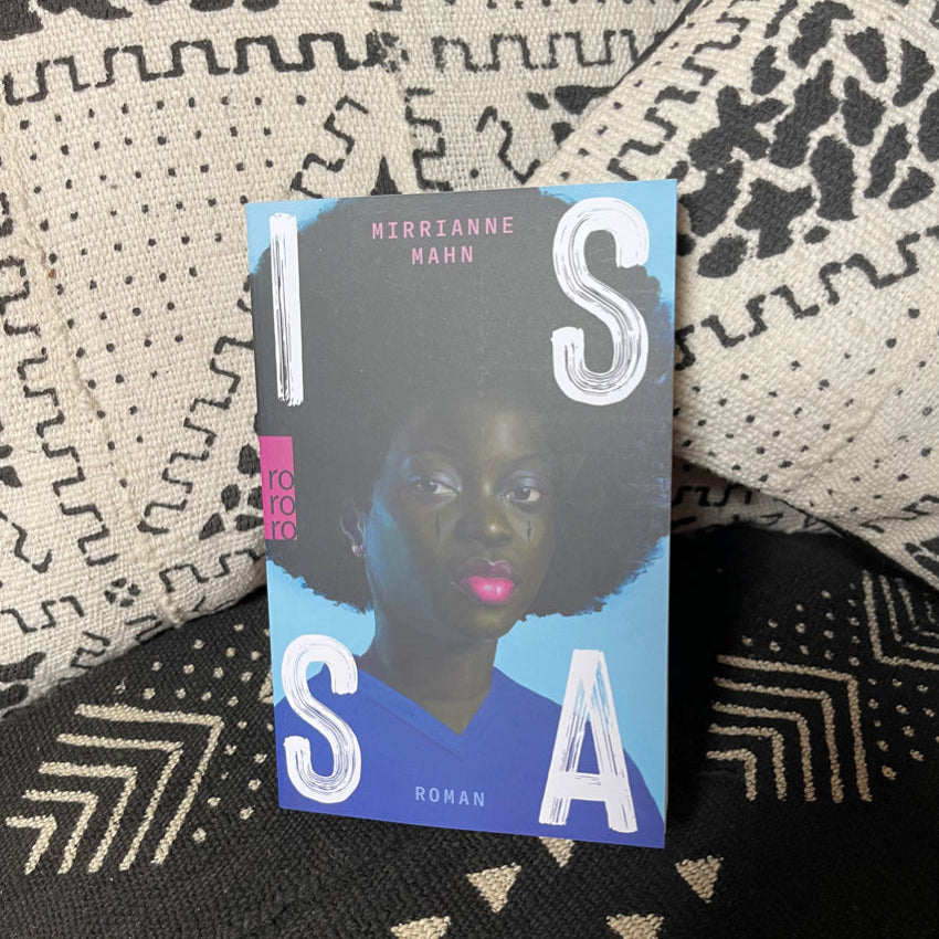 Issa | Mirrianne Mahn