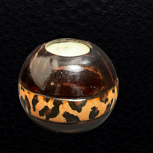 Kerzenhalter „Leopard“ aus Afrika – Handgefertigte Holzkunst aus Südafrika