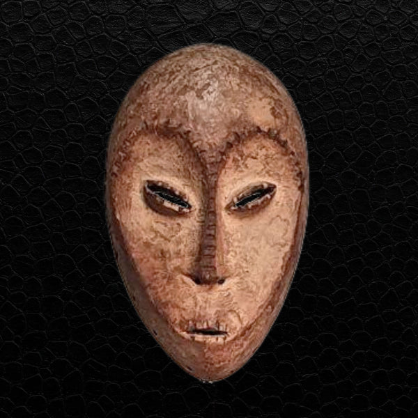 Lega Maske DR Kongo Holz 29cm handgeschnitzt Bwami Ritual flaches Gesicht schmale Augen geometrische Muster