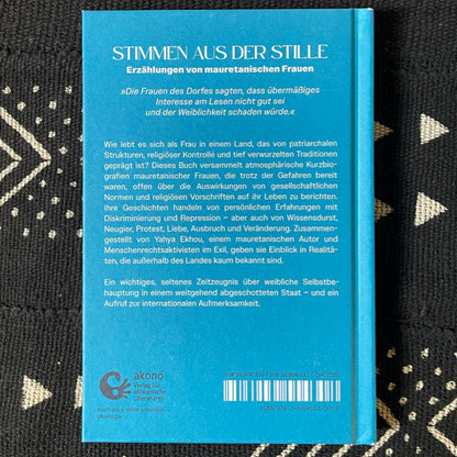 Stimmen aus der Stille – Rückseite oder Innenseite des Buchs von Yahya Ekhou, Menschenrechtsaktivisit im Exil